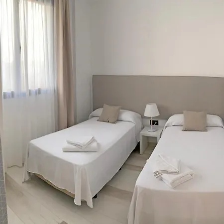 Apartment Azahar Red & *