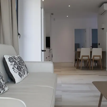 Apartment Azahar Red & *